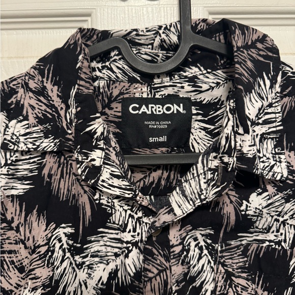 Button up shirts - Picture 6 of 10